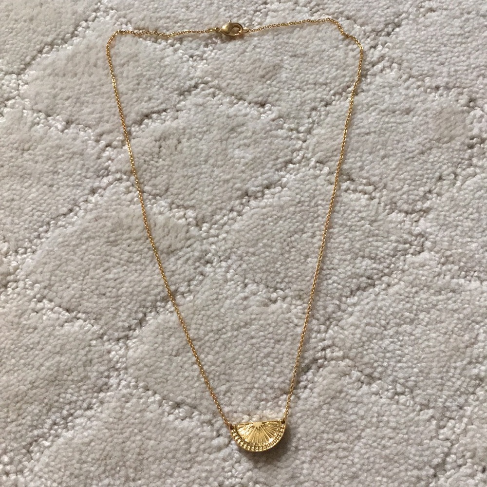 NWOT Lilly Necklace